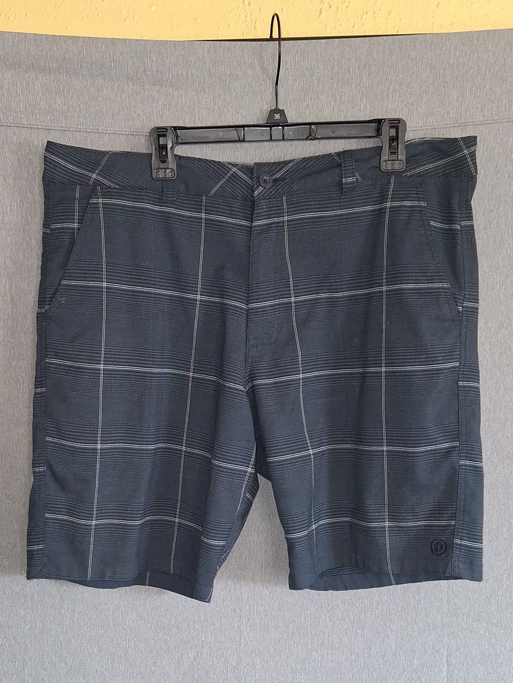 Hang Ten Men's Navy Plaid Flat Front Shorts